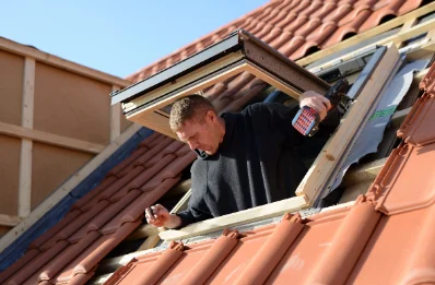 Pose de fenêtres de toit Velux à Montmacq